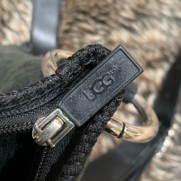UGG Australia Suede pocket Messenger /
crossbody Bag - Picture 9 of 10